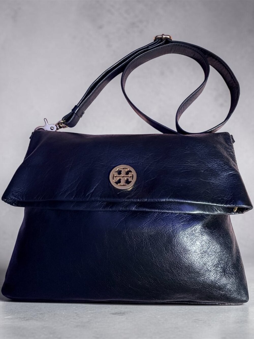 Tory Burch Dena Black Leather Foldover Crossbody Clutch Shoulder Bag Gold Logo